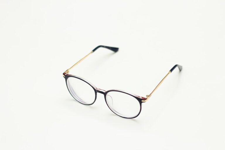 Why Blue Light Blocking Glasses Are Essential for Digital Users